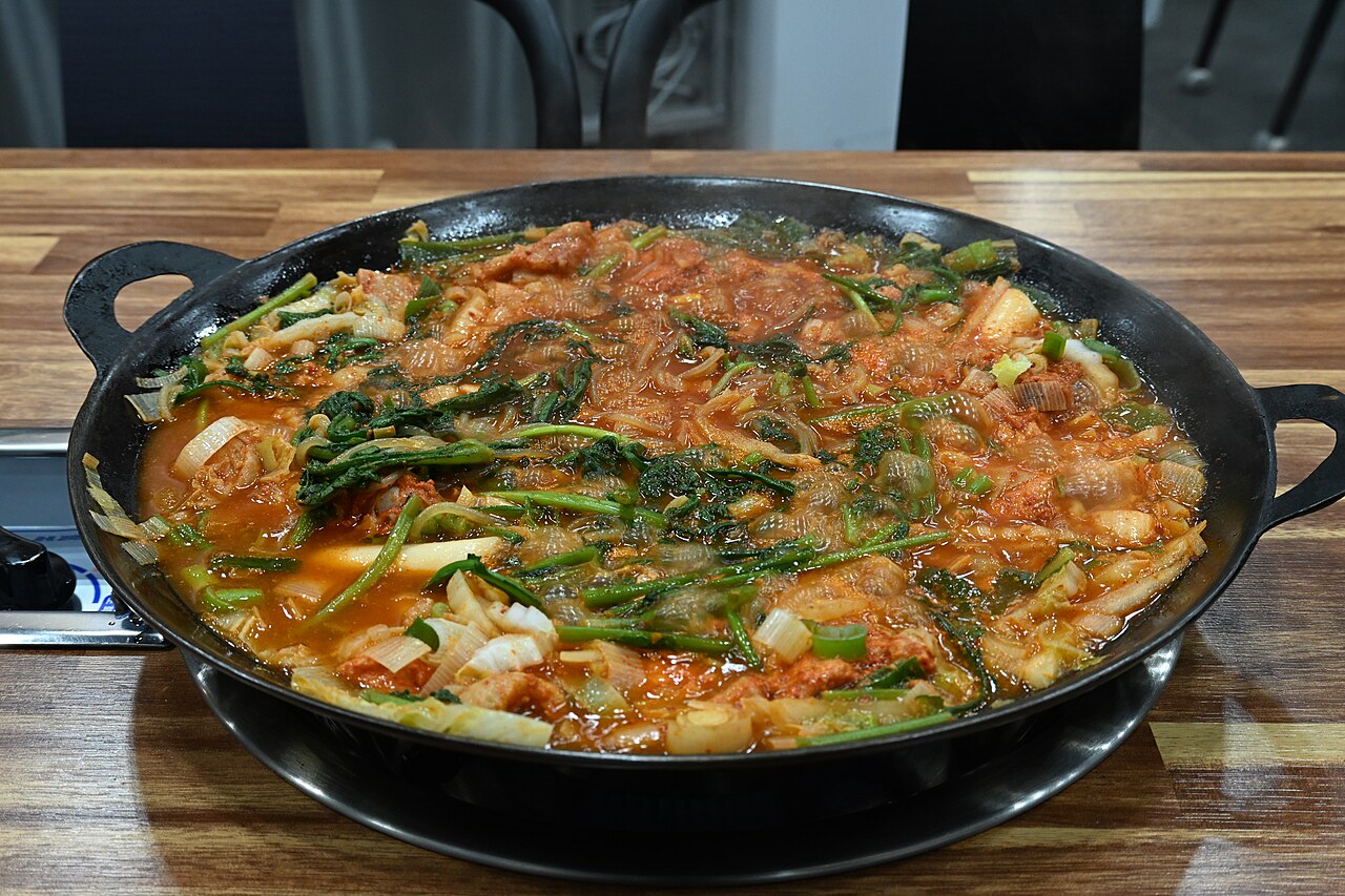춘천 명동 닭갈비골목