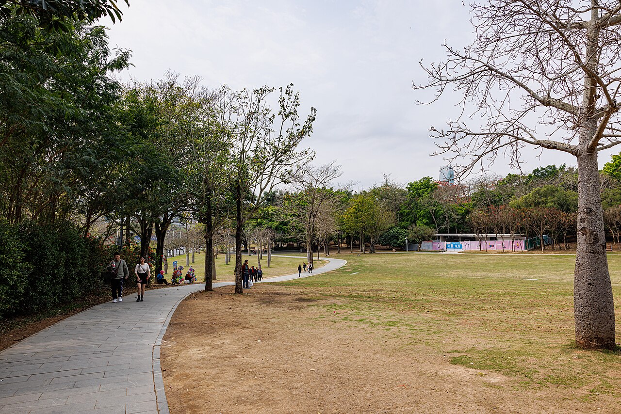 롄화산 공원 (덩샤오핑 동상)